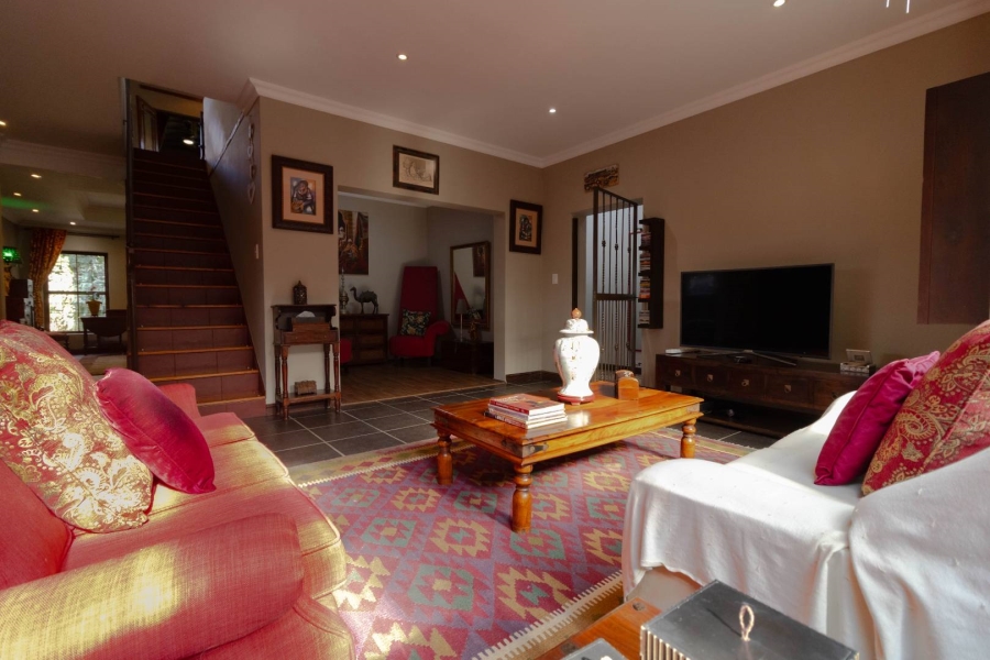 6 Bedroom Property for Sale in Sandbaai Western Cape